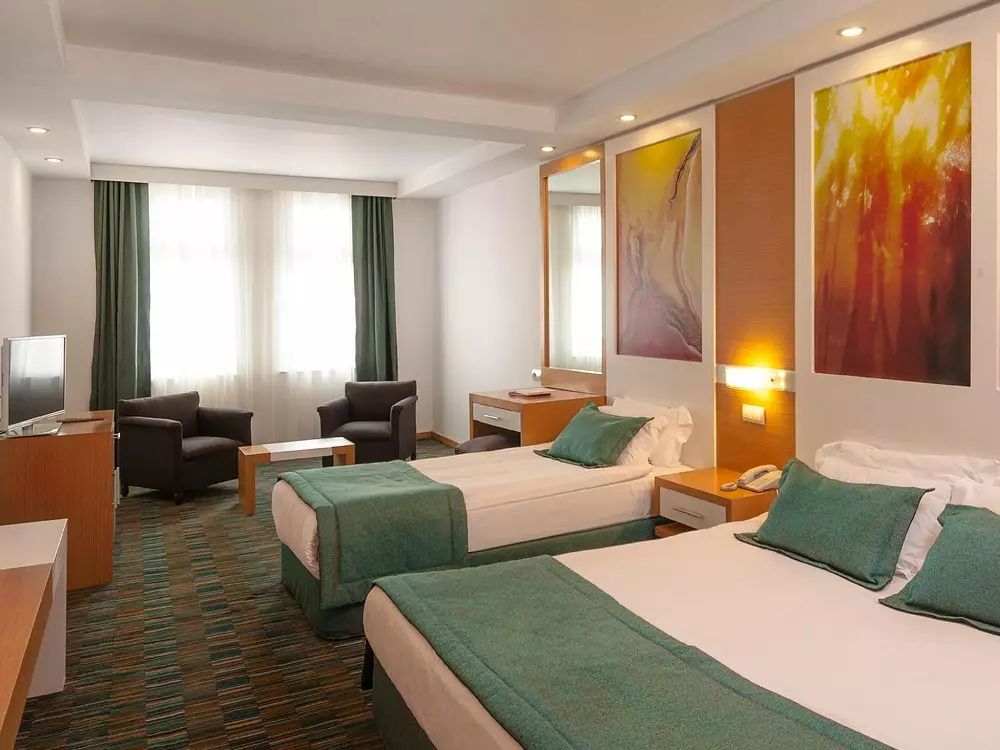 اتاق Ladonia Adakule